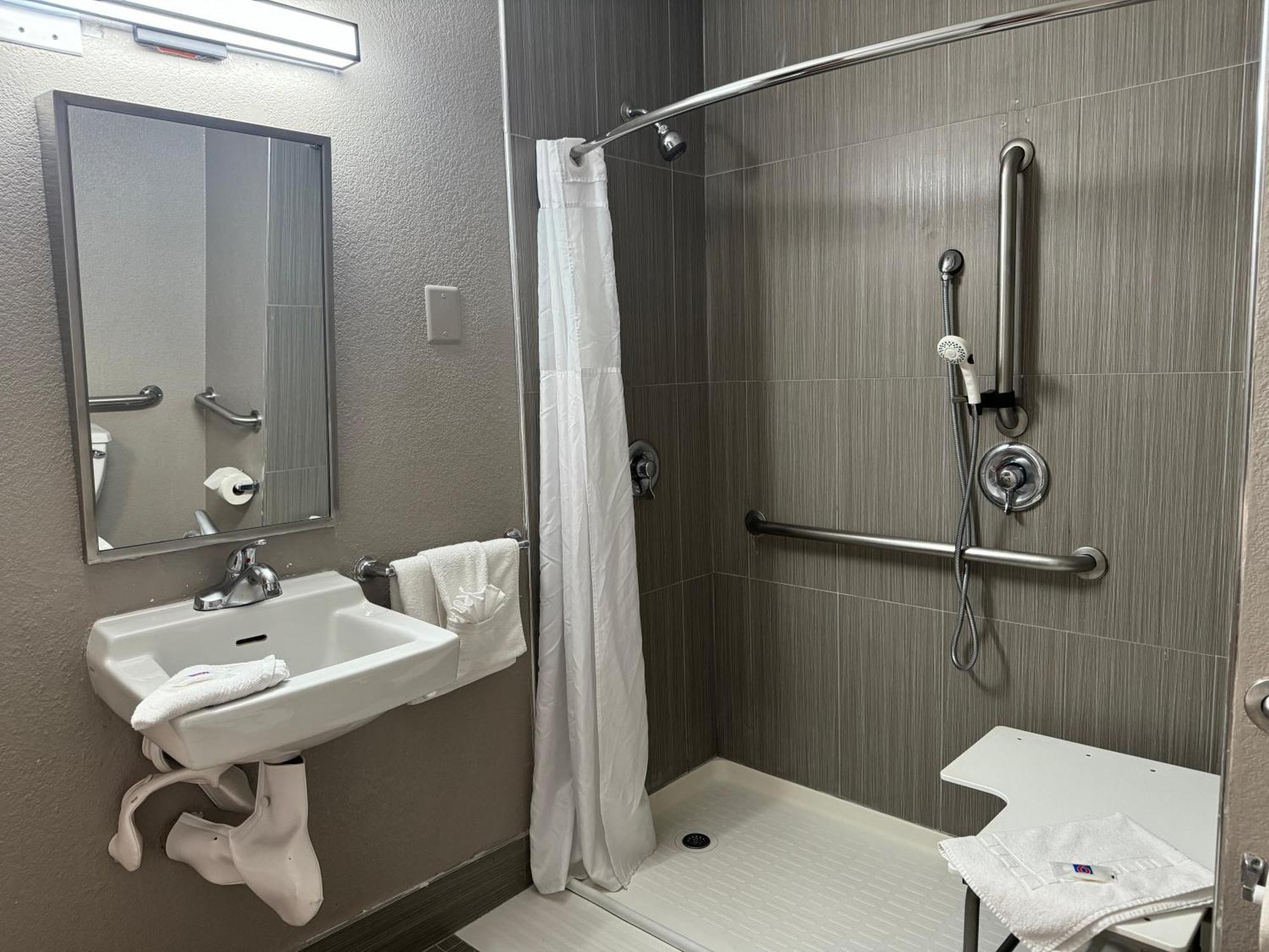 Motel 6 Hollywood 2*